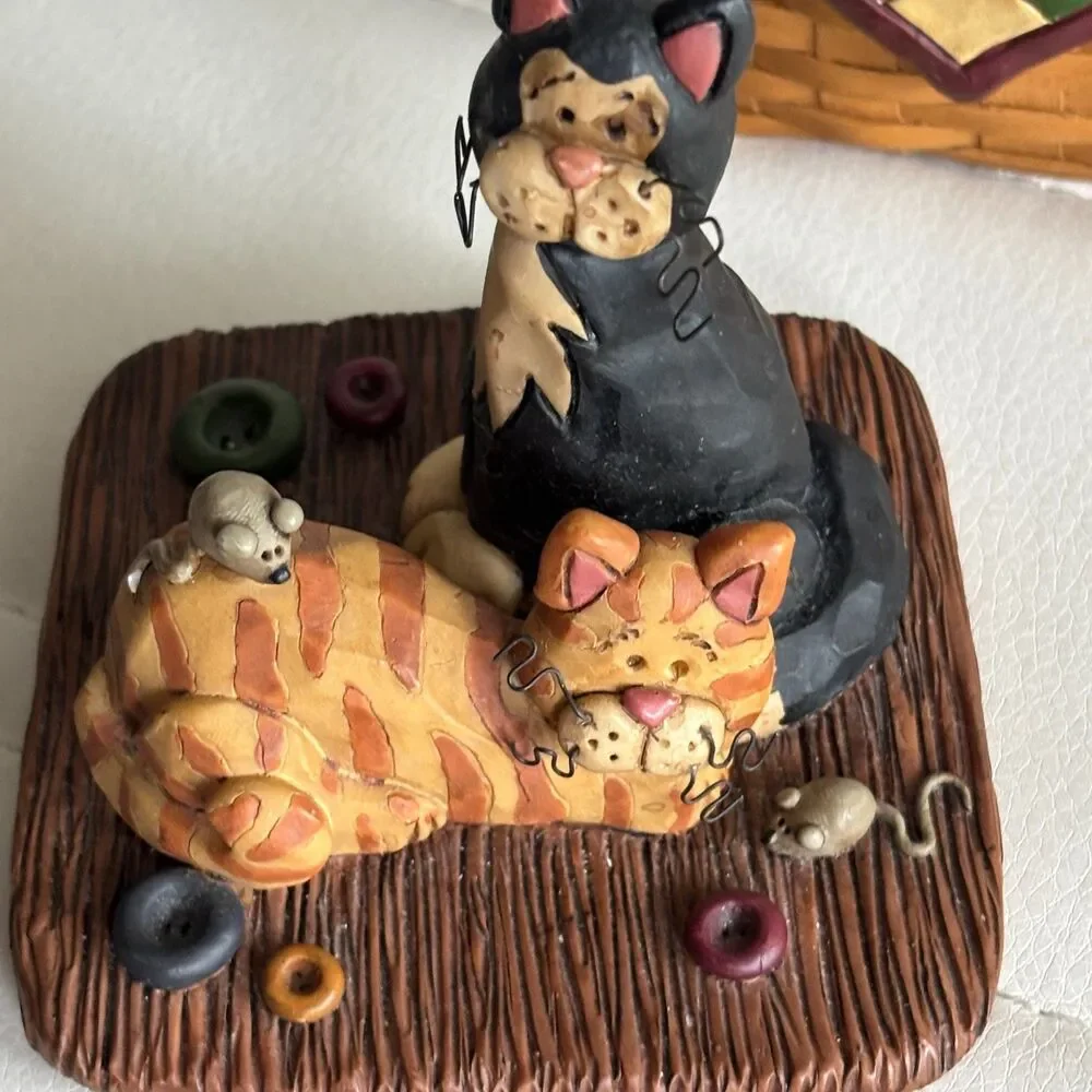 Suzi Skoglund Cats & Mice Trinket Box Basket Figurine Orange Black Cats Folk Art